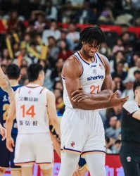 华体会体育app下载-广东上海争夺俱乐部杯赛八强名额！五位国手缺席，杜锋赌进攻